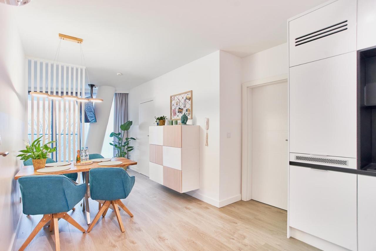 Wave Family Apartment - Sea View 미엥지즈드로예 외부 사진
